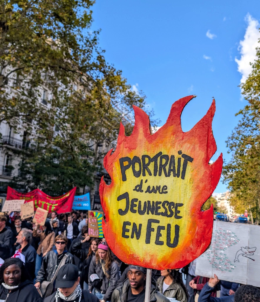 Quand le récit lycéen déborde leur réel de carton